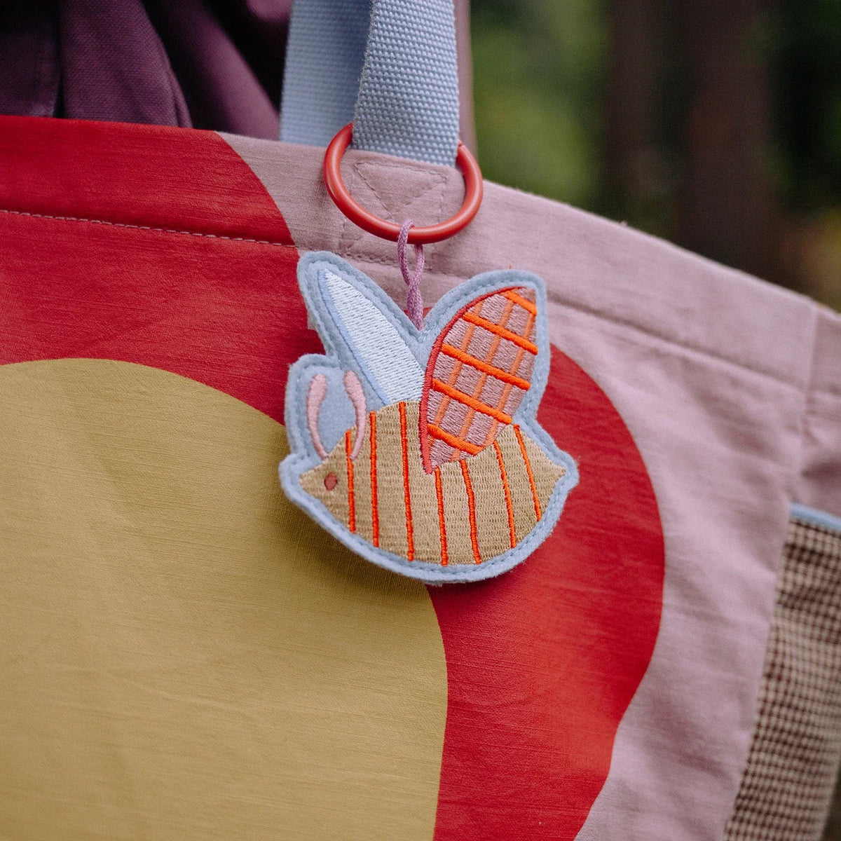 Embroidered keychain Tas