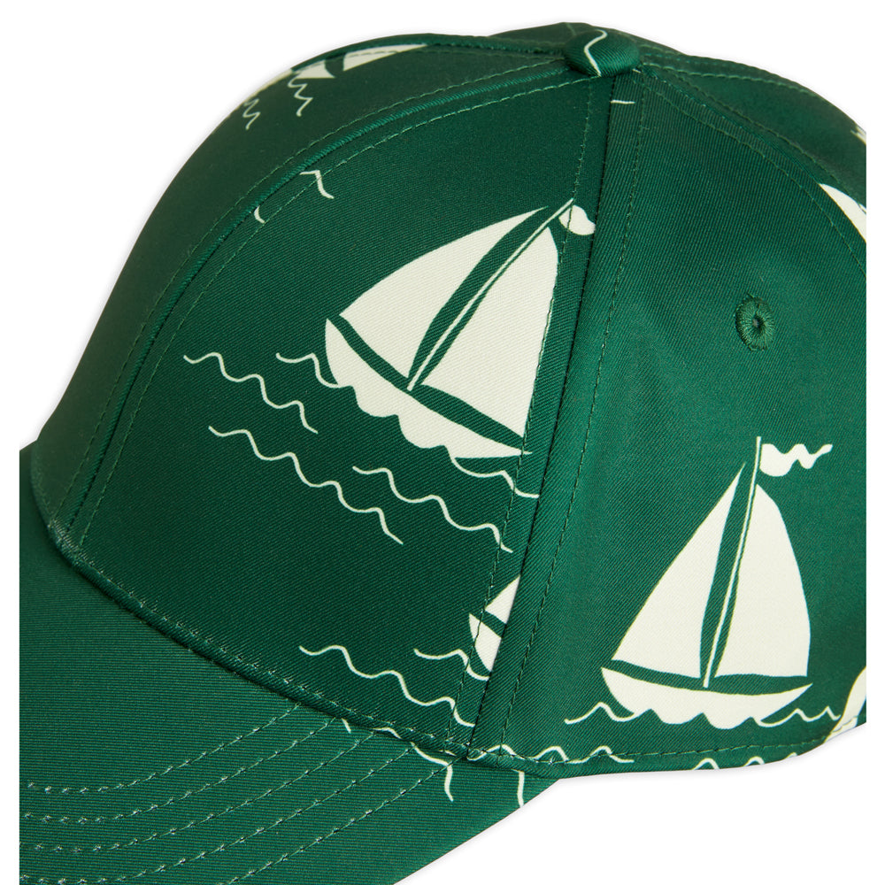 Sailing boats pet