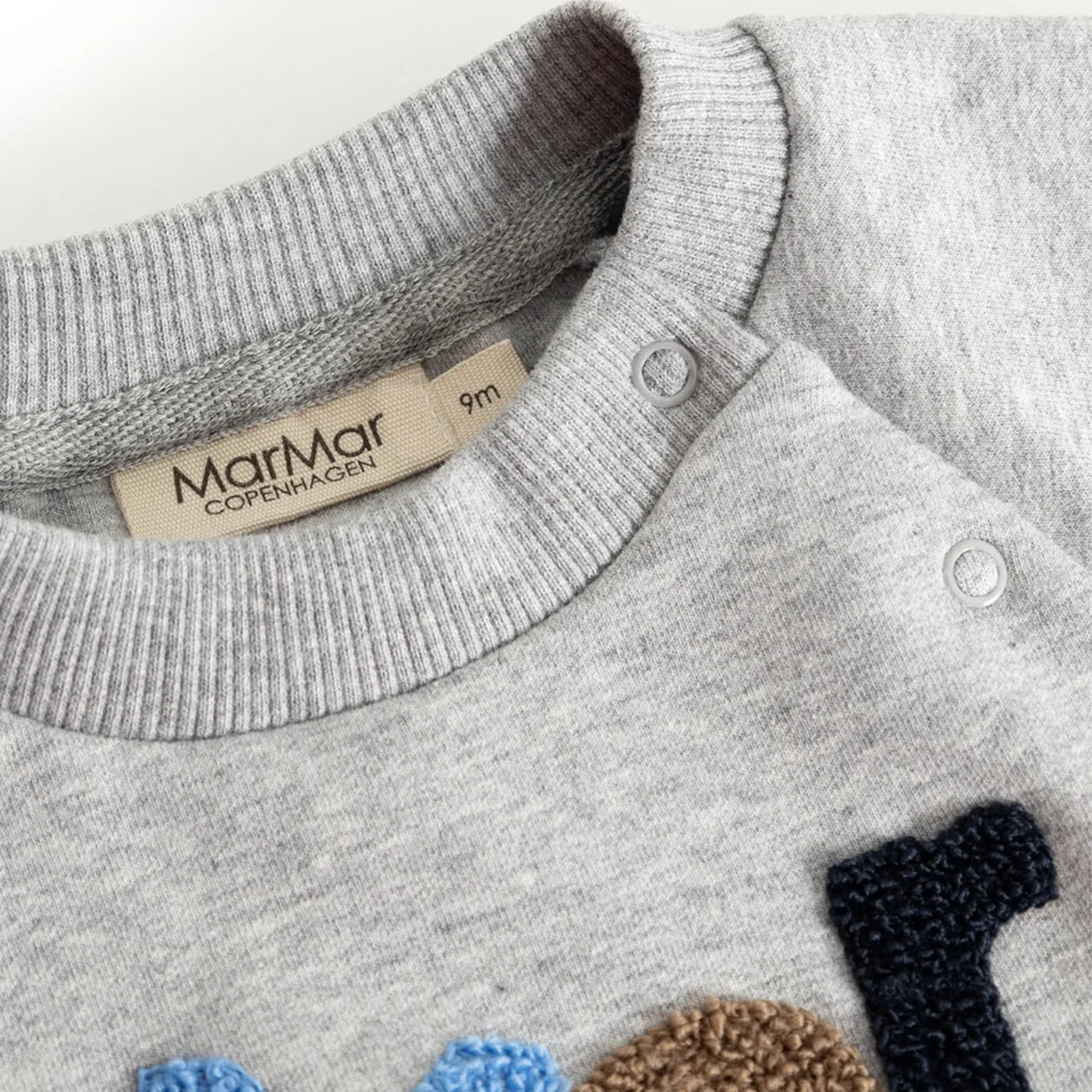 Theos b Sweatshirt