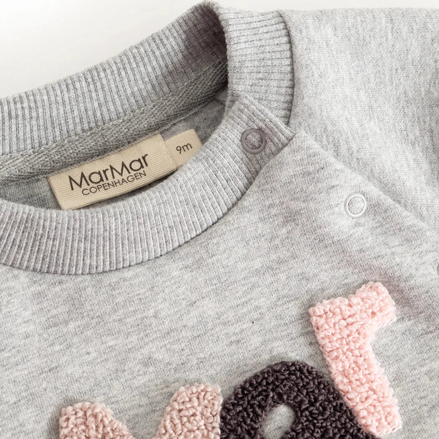 Theos b Sweatshirt