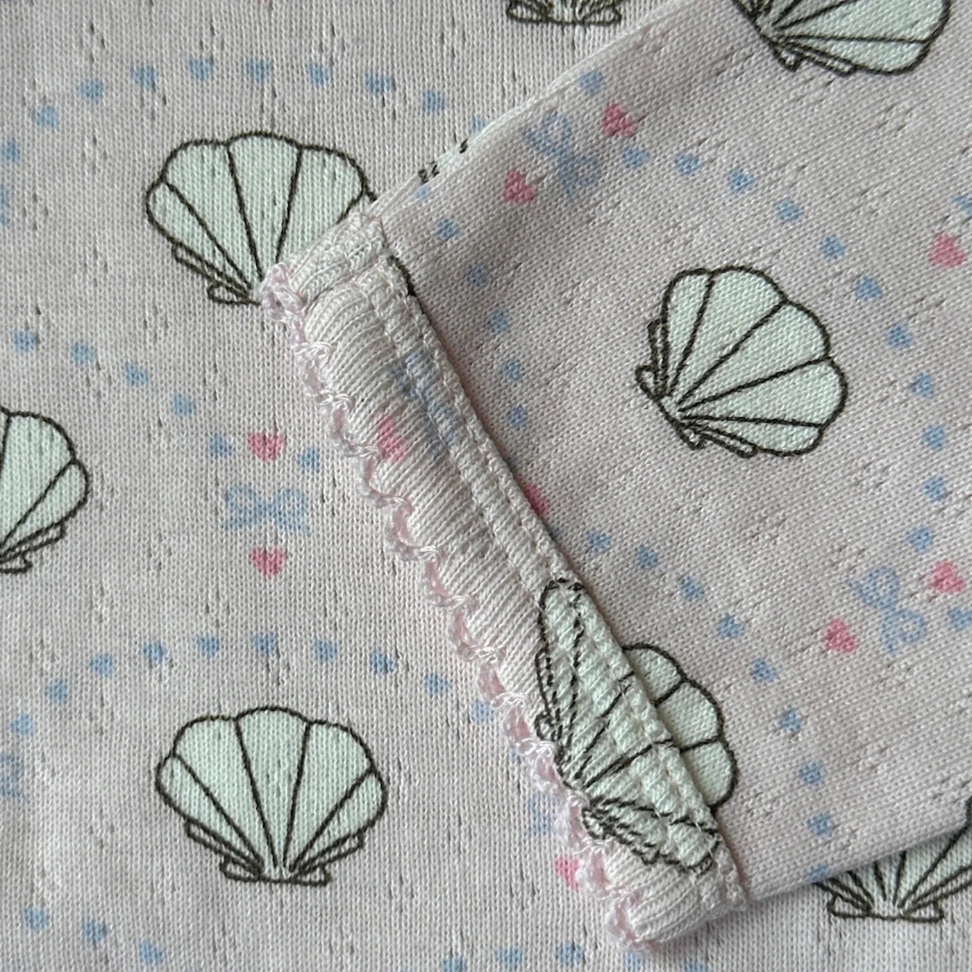 Pointelle Bow spelen